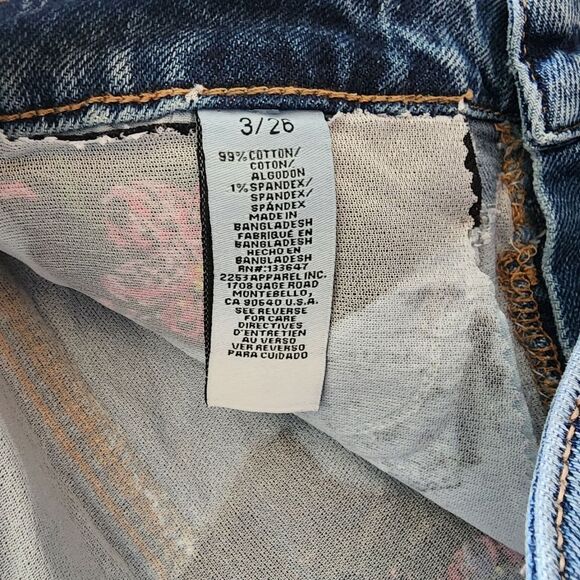 Celebrity Pink RE Gen Ankle Cropped Floral Embroidered Jeans - Picture 6 of 9